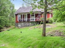 Cozy Home In Asarum With Wifi, hotel de lujo en Asarum