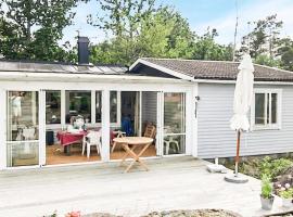 Nice Home In Oskarshamn With House Sea View, villa in Oskarshamn