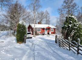 2 Bedroom Beautiful Home In Mullsj, feriebolig i Mullsjö