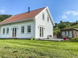 4 Bedroom Gorgeous Home In Vanse