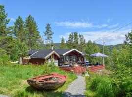 Beautiful Home In Hornnes With House A Mountain View, vacation rental in Hornnes