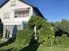 Schöne 80qm Ferienwohnung in ruhiger Lage