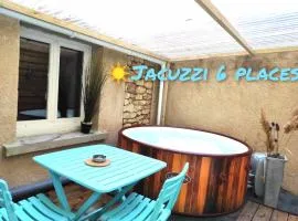 L'Antique SPA: jacuzzi sous patio