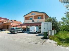 New! Apartments Lemon & Mint, Hotel in Privlaka