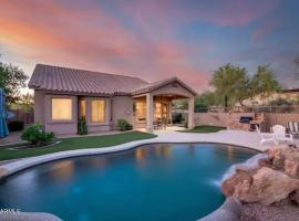 Peaceful Oasis in Gated Golf Course Community, vacation home in Mesa