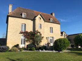 Domaine "Les Bois Flottes" dans Maison de Charme au bord de mer et proche de Cabourg, hotel in Merville-Franceville-Plage