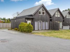 Beautiful Home In Sgne With House A Panoramic View, cottage in Søgne