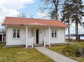 Nice Home In Vxj With 2 Bedrooms And Wifi, stuga i Växjö