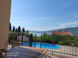 Mio Lux, holiday rental in Baošići