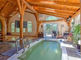 Table Rock Retreat - Spacious Private Pool Home In The Mountains home, hotel com estacionamento em Lakemont
