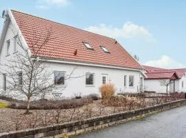 Nice Home In Kivik With Wifi