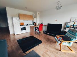 T2 Bis avec Terrasse vue Montagne proche mer, commerces et Biarritz, hotel a Bidart