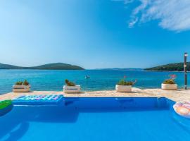 Bungalows with pool Dream of Kornati