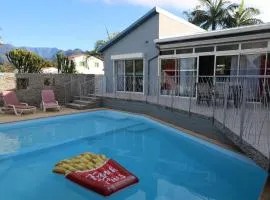 Villa Malaya détente assurée piscine, jacuzzi et babyfoot