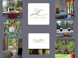Suite avec jardin entre Aix en Provence, Luberon et Verdon, Cama e café (B&B) em Peyrolles-en-Provence