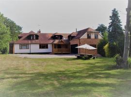 Mulberry Cottage near Goodwood, hotel v mestu Chichester