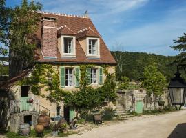 Le Domaine des Carriers - Gites, holiday home in Chevroches