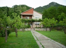 Flamingo, holiday home in Virpazar