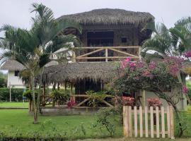 Casa vacacional campestre cerca de la playa, hytte i Santa Elena