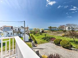 Westbrook Home with Ocean Views - Walk to Beach, hotell med parkeringsplass i Westbrook