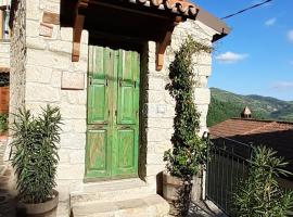 Il Gelsomino, hotel v destinaci Castelmezzano