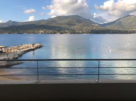Appartement les pieds dans l'eau 3 Chambres - Propriano - Corse, hotel pentru familii din Propriano