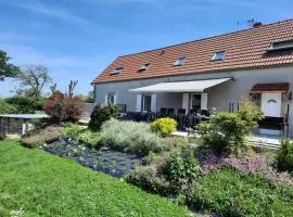 Longère rénovée avec piscine privée, Wi-Fi et climatisation - FR-1-489-201