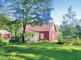 2 Bedroom Awesome Home In Hgsby, hotel with parking in Hultsnäs