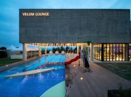 Velum Resort: Seogwipo, Hallasan Milli Parkı yakınında bir otel