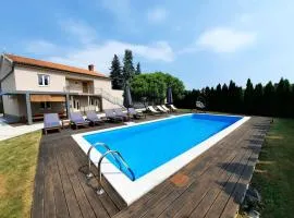 Large apartment in Central Istria with private pool