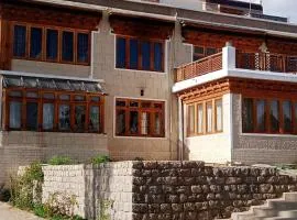 Lhardak Home stay