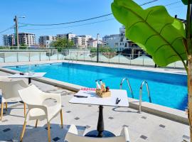 Color Studios in Nord10 - Pool & playground, hotel a Mamaia