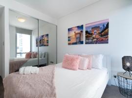 City Rest with views - high up + parking, apartment in Perth