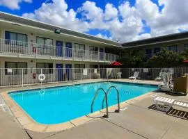 Motel 6-Kingsville, TX
