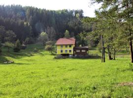 Holiday Home Krechen Alm by Interhome: Pernegg an der Mur şehrinde bir otoparklı otel