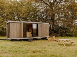 Parcel Tiny House I L'Arche des Hays ค็อทเทจในLes Hays