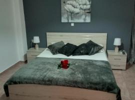 Avra Rooms, hotel en Ermúpoli