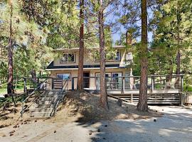 Serene Cabin: Lake Arrowhead şehrinde bir villa