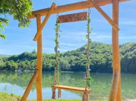 Jezero Sniježnica - Vikendica