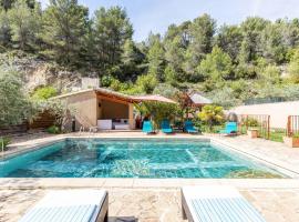 Villa L'Oliveraie by Interhome, hotel in Le Barroux