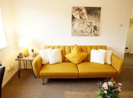 10BH Dreams Unlimited- Budget Heathrow Long stay Apartment with FREE PARKING, hôtel à Ashford
