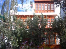 Thangkop House, guest house in Leh