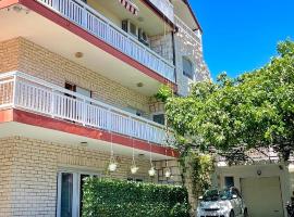 Apartments Neven, hotel v Omiši