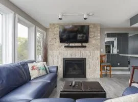 Condo at Blue Mountain on Ski Run Close to Village