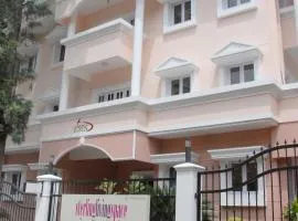 Sterling Living Space - Residency Road
