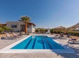 Villa Chrysalida, unspeakble views and privacy!, vakantiewoning aan het strand in Skaleta