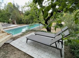 Maison & Jardin Coeur Luberon classé 4 étoiles, počitniška nastanitev v mestu Peypin-dʼAigues