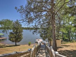 House with Dock and Slide Situated on Lake Sinclair!, hotel with parking in Sparta