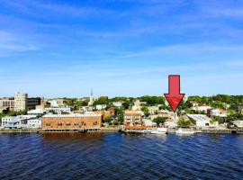 Riverwalk 118 - River & Battleship Views, παραθεριστική κατοικία σε Γουίλμινγκτον