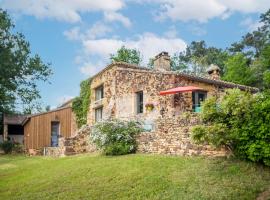 Tranquil Holiday Home in Mazeyrolles with Garden, hotel with parking in Mazeyrolles